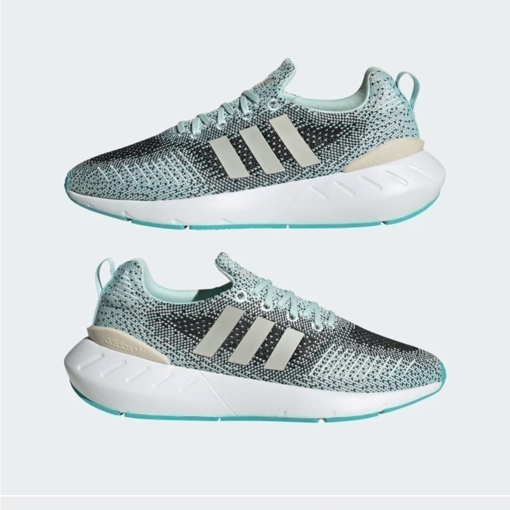 Adidas SWIFT RUN 22 SHOES size 7 Womens teal running